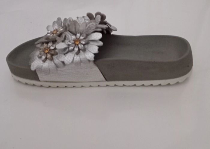 Ladies Leather Sandals