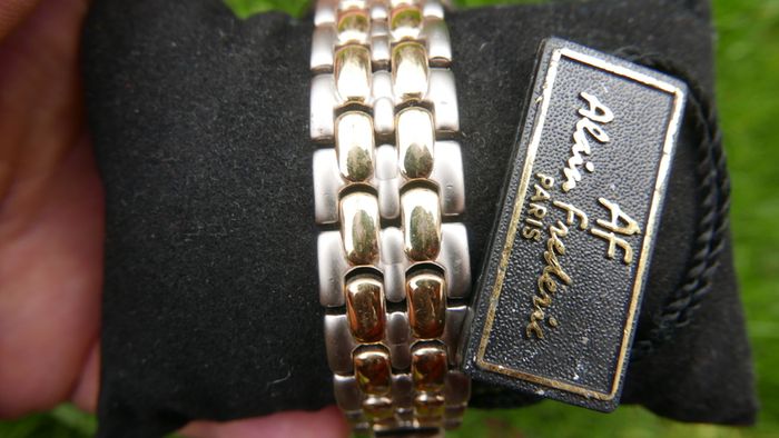 Alain Frederic Paris  Watch (fresh battery)
