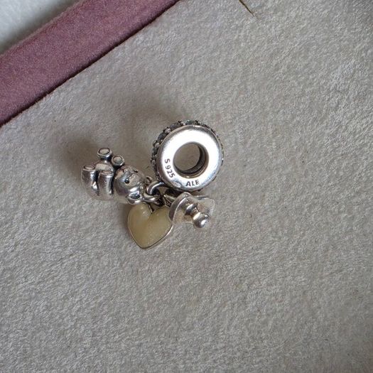 Pandora baby treasures charm with Teddy Bear, Pacifier and enamel heart very good condition
