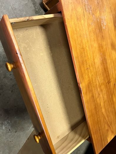 Chest of drawers
