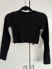 Black long sleeve ribbed top