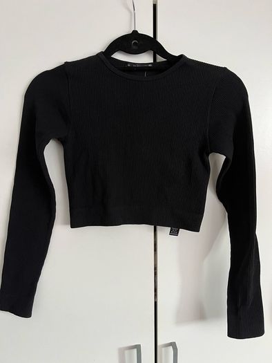 Black long sleeve ribbed top