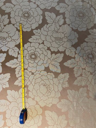 Beautiful Upholstery Fabric x 17.3 mtrs / 57'