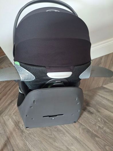 Cybex Cloud T i-Size Car Seat /  Base T 360 degree Rotating ISOFIX Base and Pushchair Adaptors