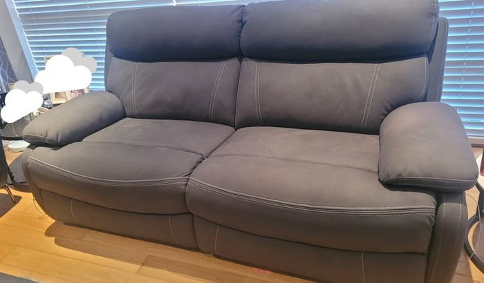 Harvey Norman - 3 seater electric recliner sofa, Pristine condition (south dublin)