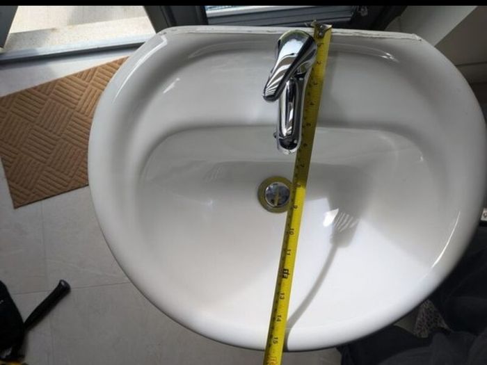 Bathroom Sink & Tap