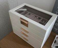 Jewellery box