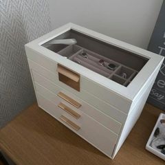 Jewellery box