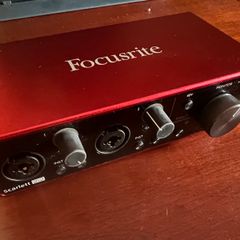 Focusrite Scarlett 2i2 USB Audio Interface (Like New)