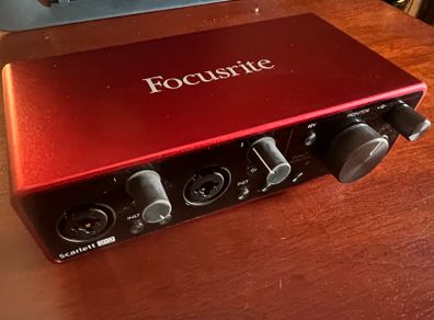 Focusrite Scarlett 2i2 USB Audio Interface (Like New)