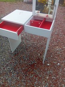 dressing table