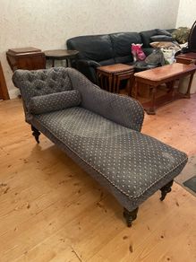 2 Traditional Chaise Lounge and Fouton
