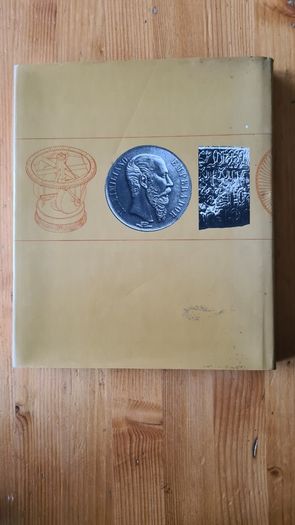 Chronicle. Essays From Ten Years Of Television Archaeology Bbc. TV. FIRST EDITION 1978.Hardback With Dustjacket In Very Good Condition. Large Volume Book.