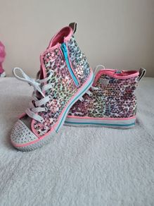 Girls shoes