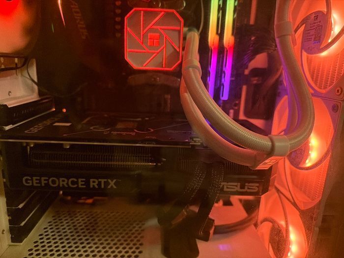 Gaming Pc, MSI 240hz Monitor, RTX 5070, Ryzen 7 x3d, 32 GB Ram