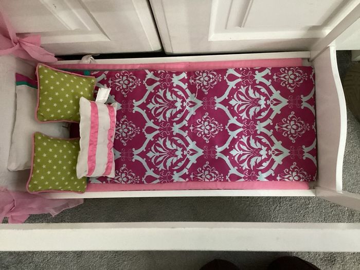 Our Generation Four Poster Bed