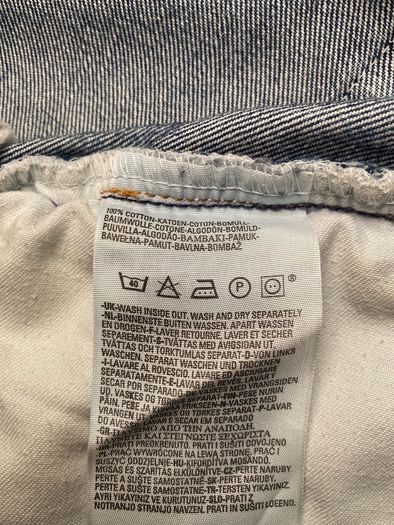 Levi's Ladies Denim Shorts W36 L14/UK16    J-B