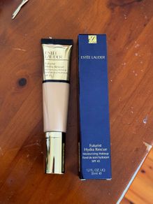 Estee Lauder Futurist Hydra Rescue foundation 2N2