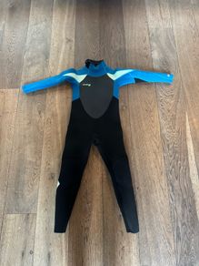wetsuit