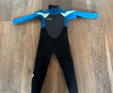 wetsuit