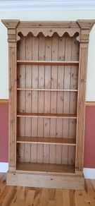 Pine Bookcase. 5 shelves.