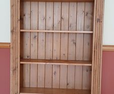 Pine Bookcase. 5 shelves.