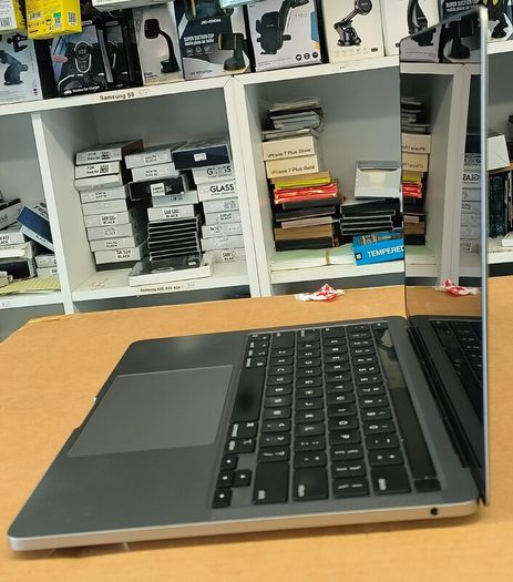 2020 MacBook Pro 13-inch M1 (A2338) 16GB RAM 500GB SSD Space Gray macOS Sequoia 15.5 , Battery Cycle: 370 (Was MDM Framework)