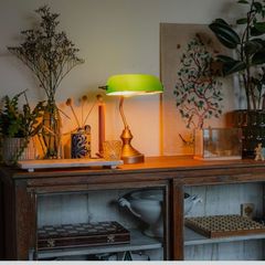 Qazqa - Classic Table Lamp I Table LightInotary lamp Bronze with Green Glass - Banker- - Classic I Antique - Suitable for LED E27 | 1 Light - Steel Table lamp - Suitable for Living Room I