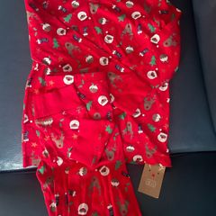 christmas PJ 6-7 y Brand new