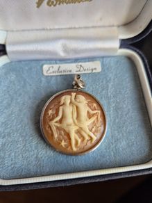 Vintage Cameo Pendant
