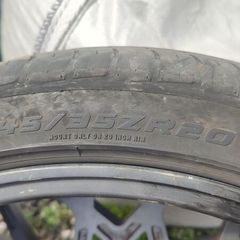 245/35 R20
