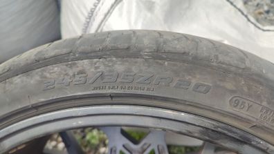 245/35 R20