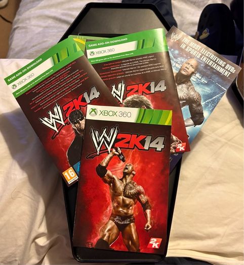 wwe 2k14 Phenom Edition complete with Undertaker autograph