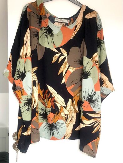 womens oversized top.size 16-20
