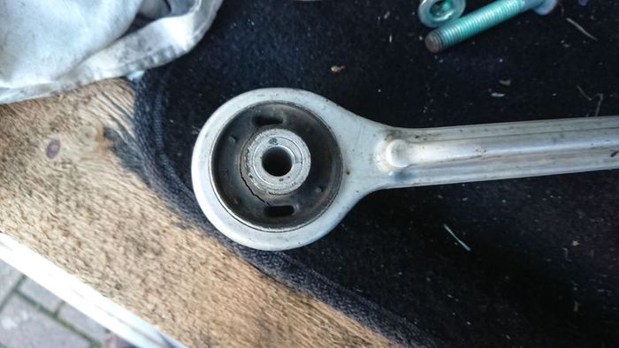 Audi a6 c6 diesel petrol Genuine AUDI lower suspension wishbone control arms.ball joints bushes.S-line 2.0tdi, 2,7 tdi, 3.0 tdi, 2.0 tfsi, 2.4, 3.0 petrol. Parts breaking