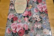 Vintage 1999 Giftwrap By Artists Roses Book