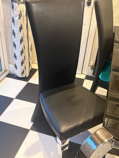 Table & 4 Chairs