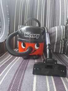 Toy Henry hoover