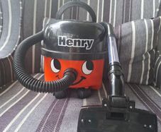 Toy Henry hoover