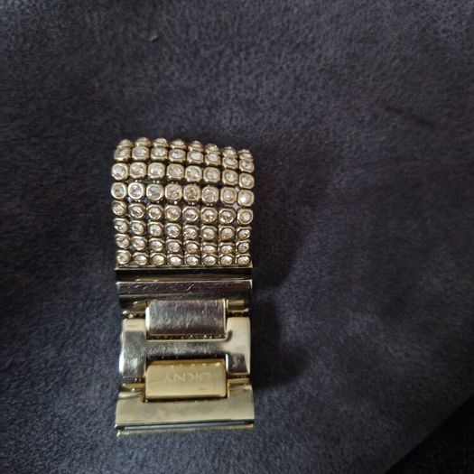 Dknw Watch