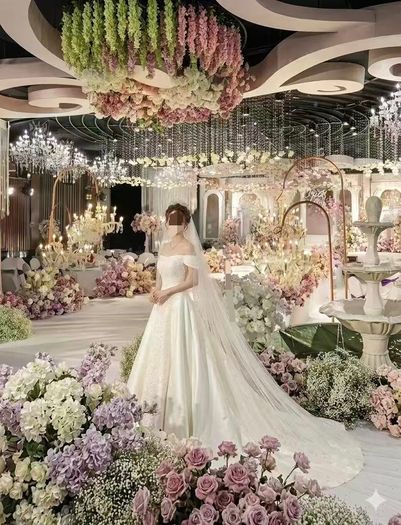 Brand new luxury wedding dresses