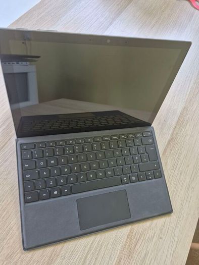 Microsoft Surface Pro 7+,i5 11th gen,8gb,256 ssd,12.3" PixcelSence,Windows 11