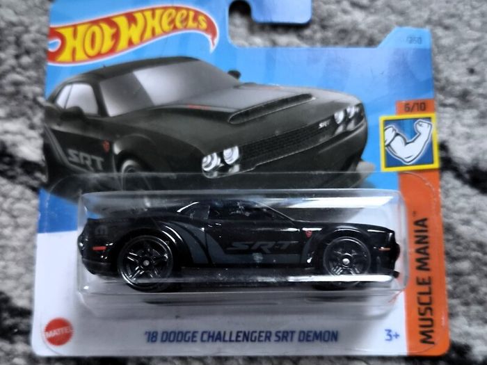 Hot Wheels - 18 Dodge Challenger SRT Deamon