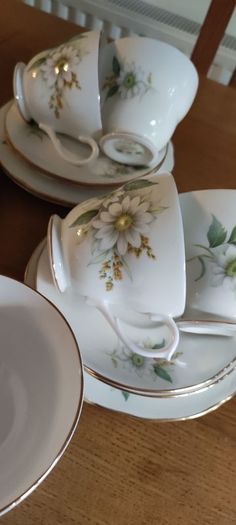 Vintage pretty Duchess Felicity 454 bone china