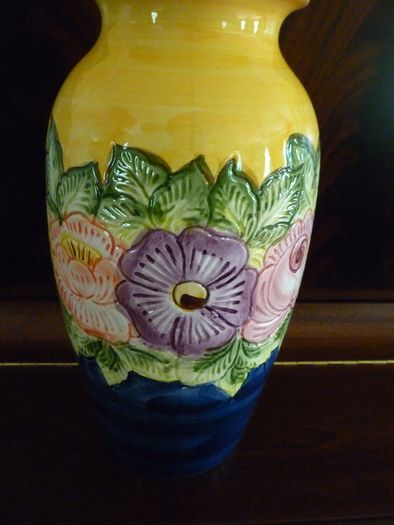Ornamental Tall Decorative oriental Vase Immaculate