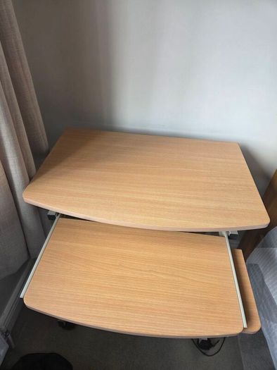 Computer desk
