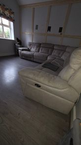 L suite electric recliner