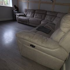 L suite electric recliner