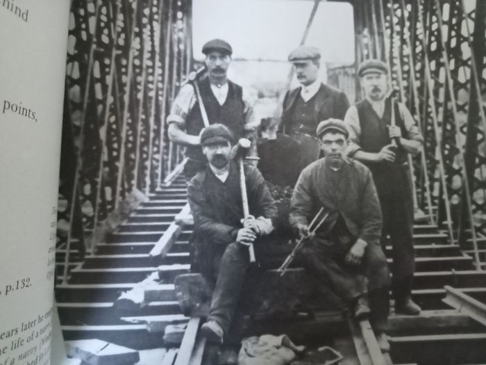 Faces of Ireland, 1875-1925