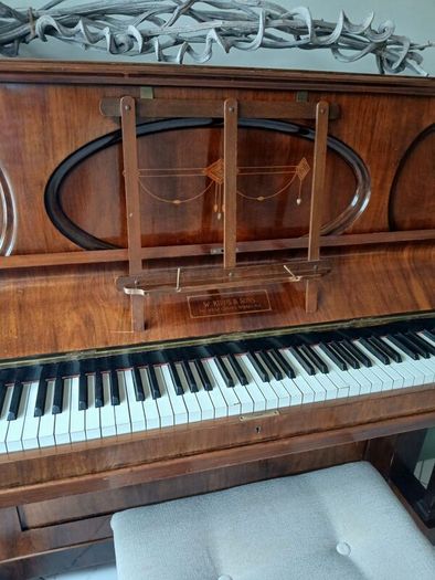 Piano & Stool  beginner/intermediate